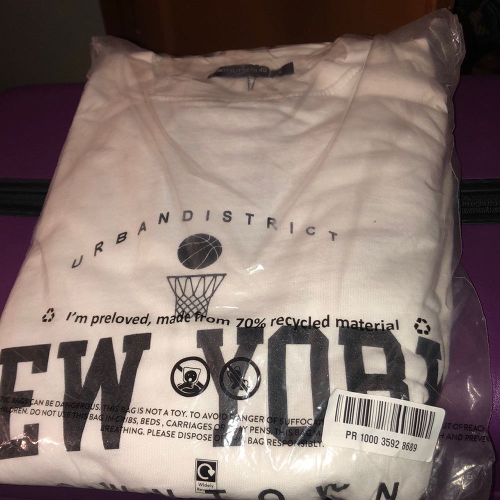 New York Graphic Sweatshirt - Picture 2 of 2